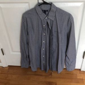 Large Men’s Gap Shirt